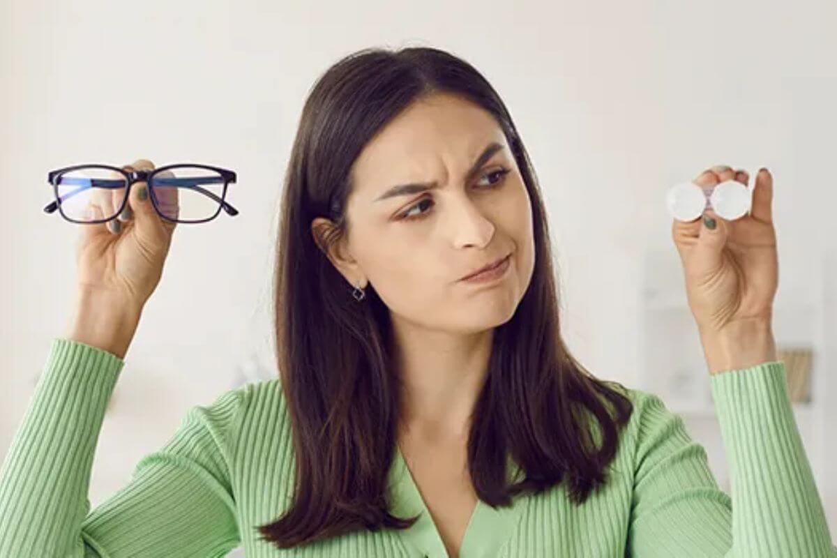Glasses vs Contact Lenses