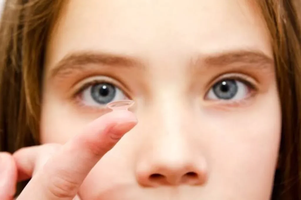 Children Wear Contact Lenses