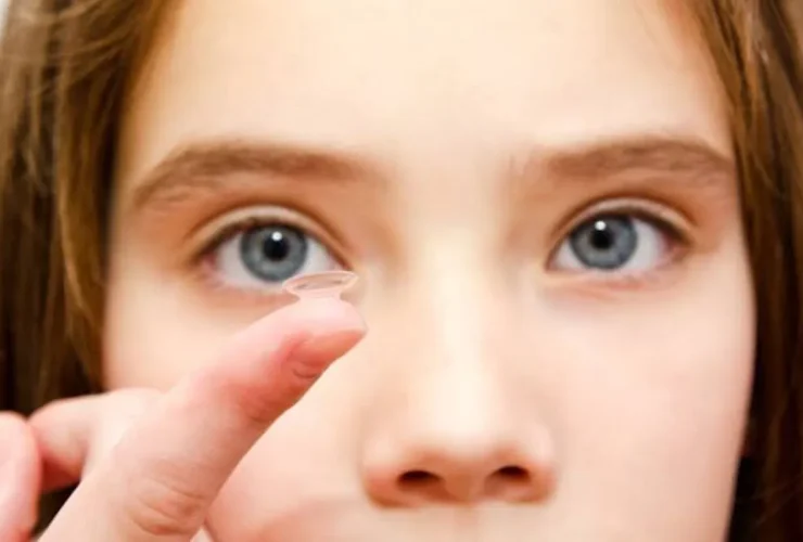 Children Wear Contact Lenses